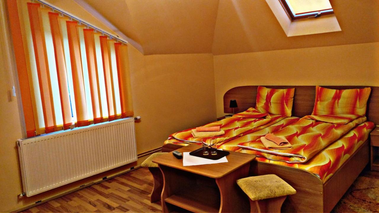 Lunca de Sus Picnic Panzio Bed & Breakfast エクステリア 写真
